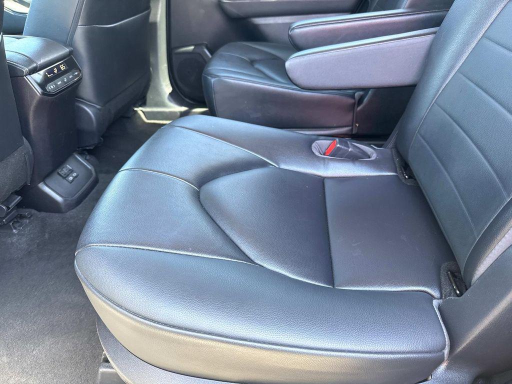 used 2023 Toyota Highlander car, priced at $29,966