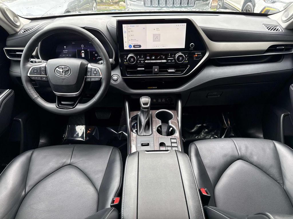 used 2023 Toyota Highlander car, priced at $38,997