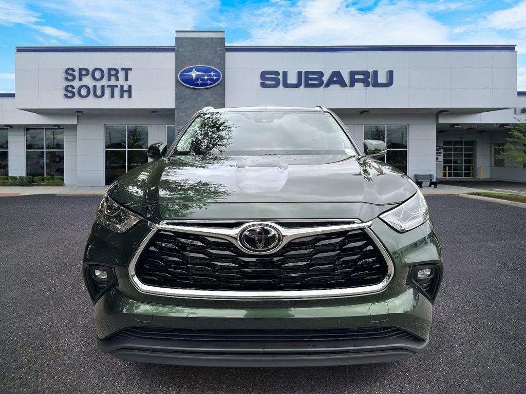 used 2023 Toyota Highlander car, priced at $38,997