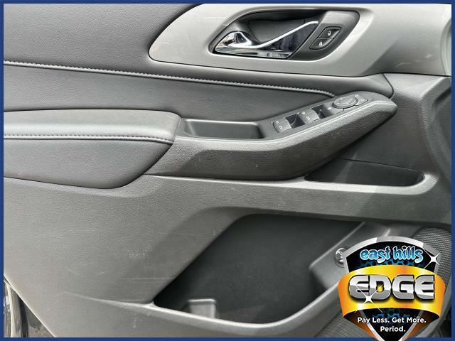 used 2022 Chevrolet Traverse car, priced at $27,995