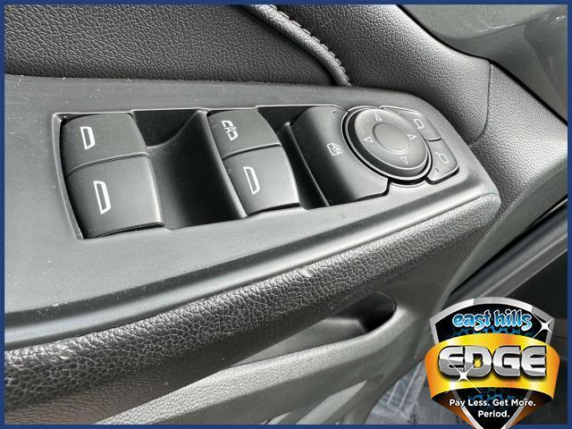 used 2022 Chevrolet Traverse car, priced at $27,995
