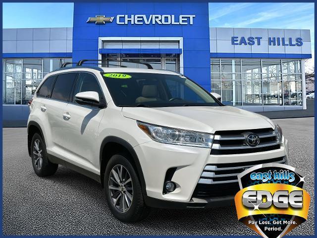 used 2019 Toyota Highlander car, priced at $25,995