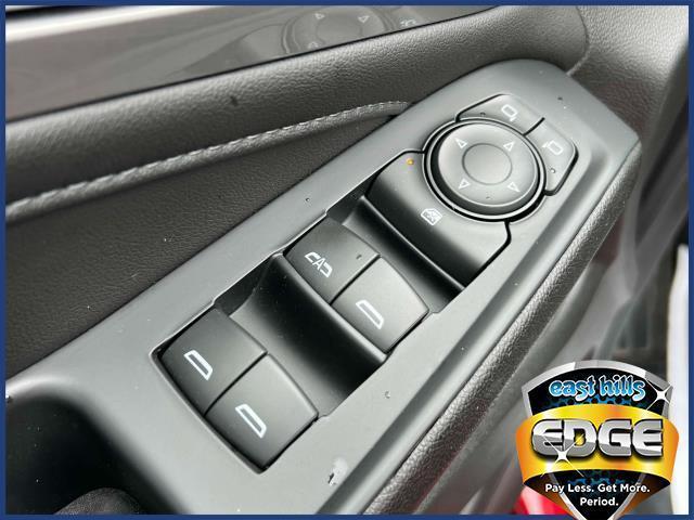 used 2022 Chevrolet Traverse car, priced at $27,995