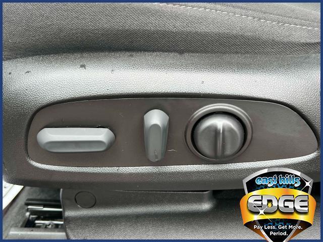 used 2022 Chevrolet Traverse car, priced at $27,995