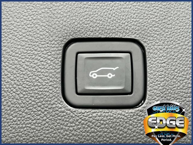 used 2022 Chevrolet Traverse car, priced at $27,999