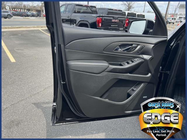 used 2022 Chevrolet Traverse car, priced at $33,995