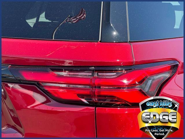 used 2022 Chevrolet Traverse car, priced at $35,572