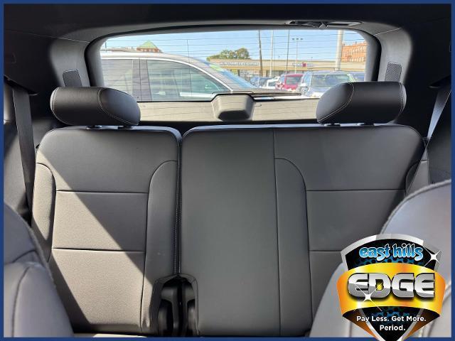 used 2023 Chevrolet Traverse car, priced at $32,595