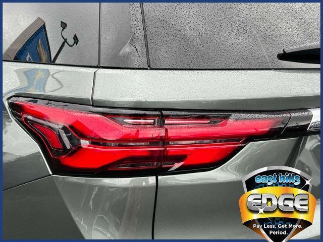 used 2023 Chevrolet Traverse car, priced at $28,995
