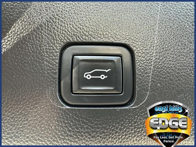 used 2023 Chevrolet Traverse car, priced at $27,899