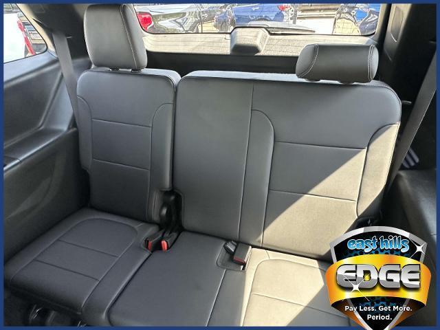 used 2023 Chevrolet Traverse car, priced at $27,899