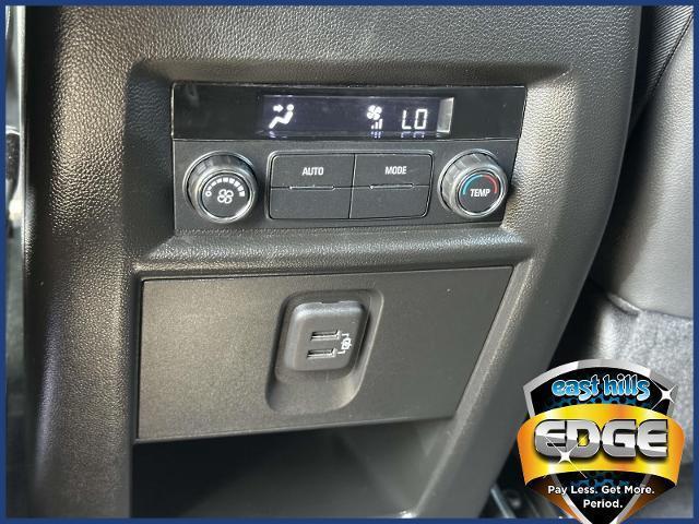 used 2023 Chevrolet Traverse car, priced at $27,899
