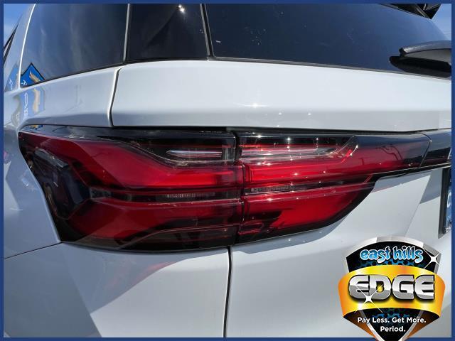 used 2022 Chevrolet Traverse car, priced at $29,295