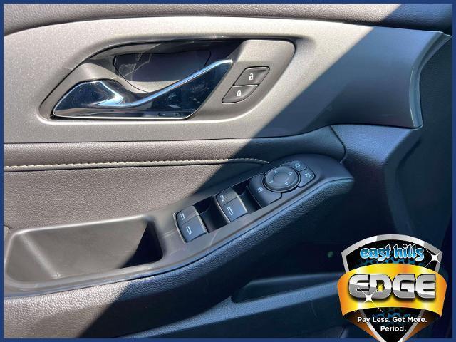 used 2023 Chevrolet Traverse car, priced at $27,499