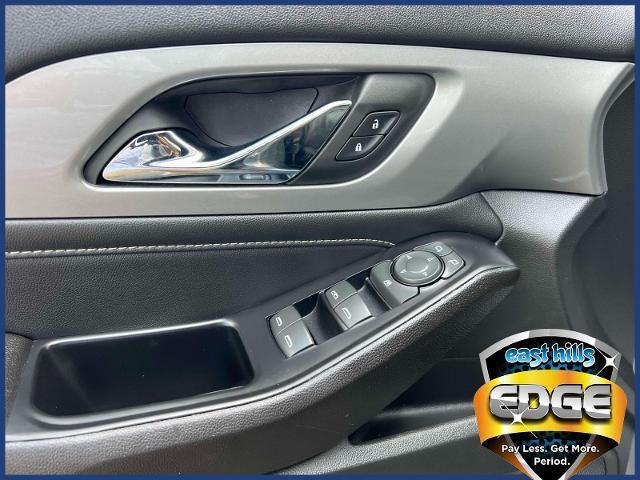 used 2023 Chevrolet Traverse car, priced at $26,899