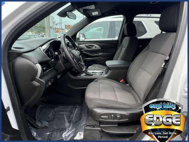 used 2022 Chevrolet Traverse car, priced at $27,495