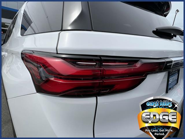 used 2022 Chevrolet Traverse car, priced at $27,495
