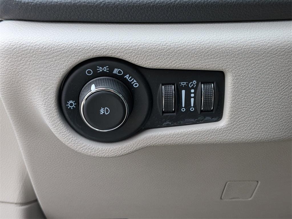 used 2022 Chrysler Pacifica car, priced at $28,999