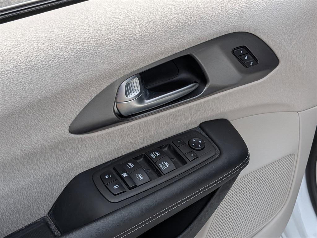 used 2022 Chrysler Pacifica car, priced at $28,999