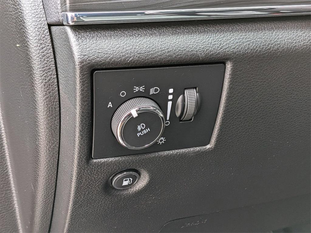 used 2021 Jeep Grand Cherokee car, priced at $24,999