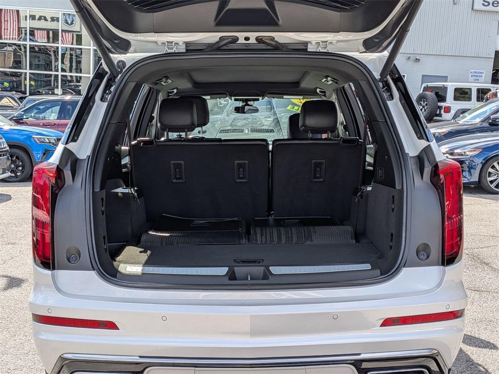 used 2022 Cadillac XT6 car, priced at $32,999