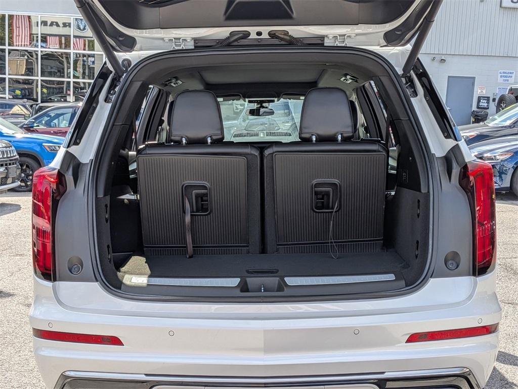 used 2022 Cadillac XT6 car, priced at $32,999