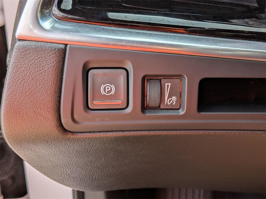 used 2022 Cadillac XT6 car, priced at $32,999