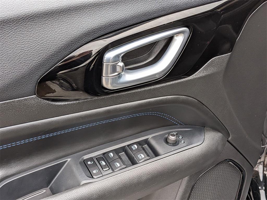 used 2025 Jeep Compass car, priced at $27,499