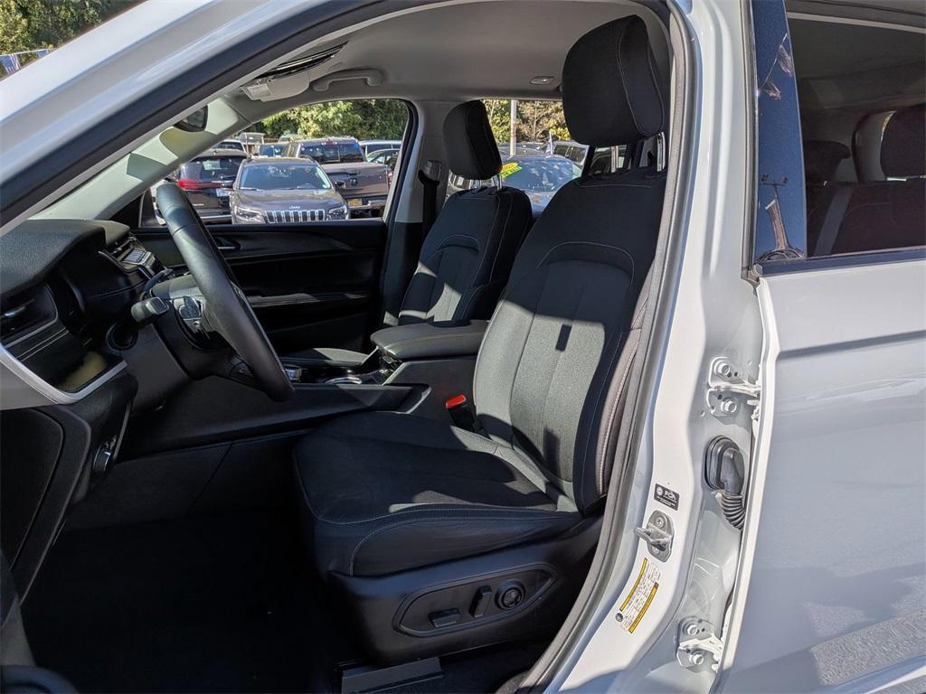 used 2023 Jeep Grand Cherokee car, priced at $29,999
