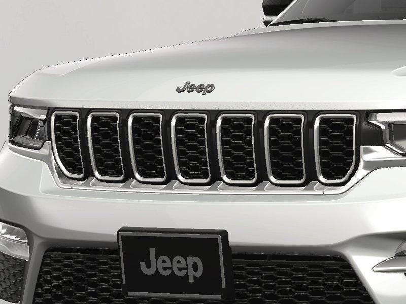 new 2025 Jeep Grand Cherokee car, priced at $47,590