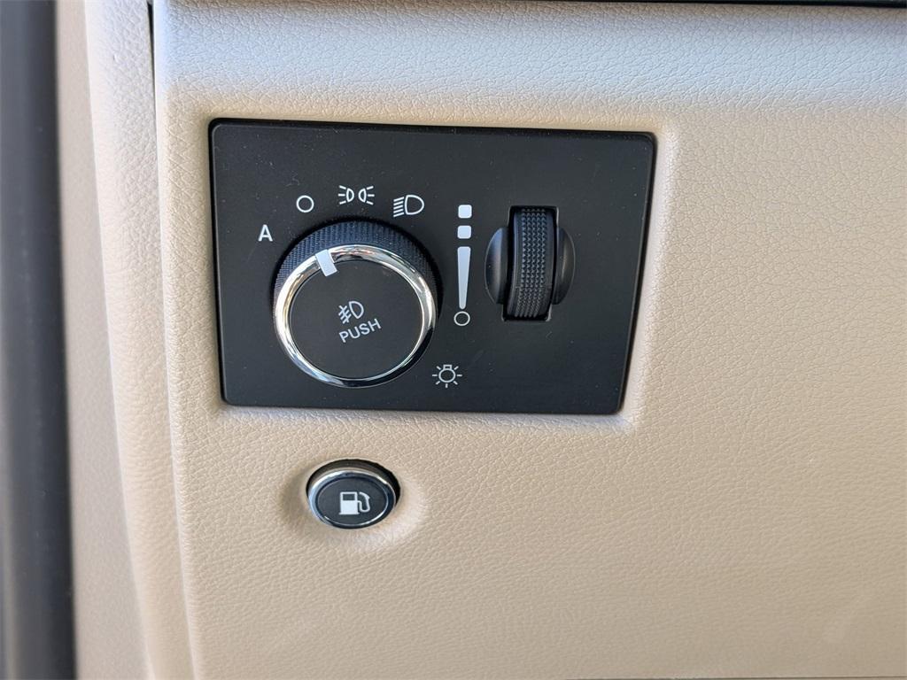 used 2022 Jeep Grand Cherokee WK car, priced at $28,998