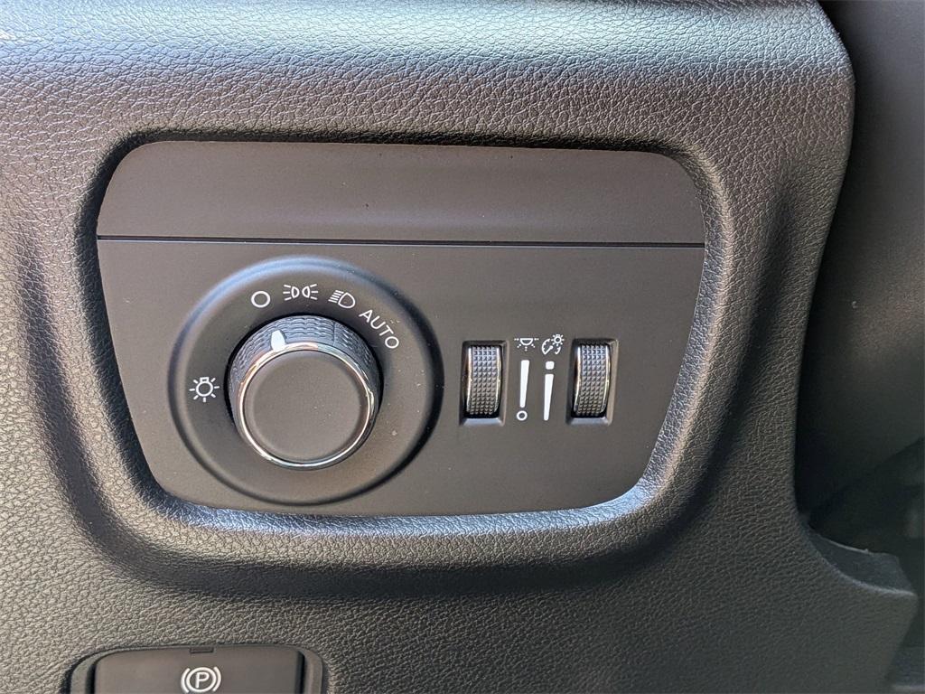used 2025 Jeep Grand Cherokee L car, priced at $45,499