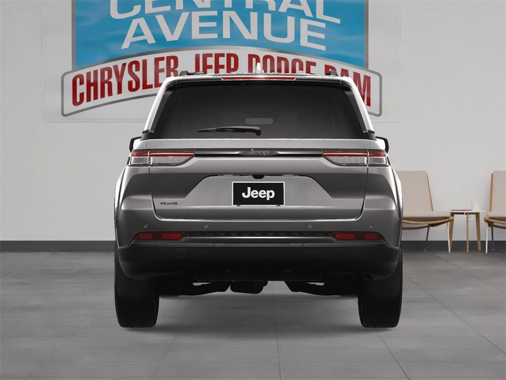 new 2025 Jeep Grand Cherokee car, priced at $47,155