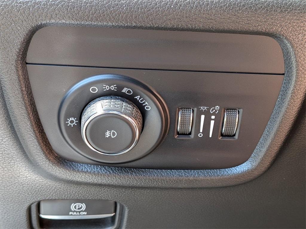 used 2022 Jeep Grand Cherokee car, priced at $39,998