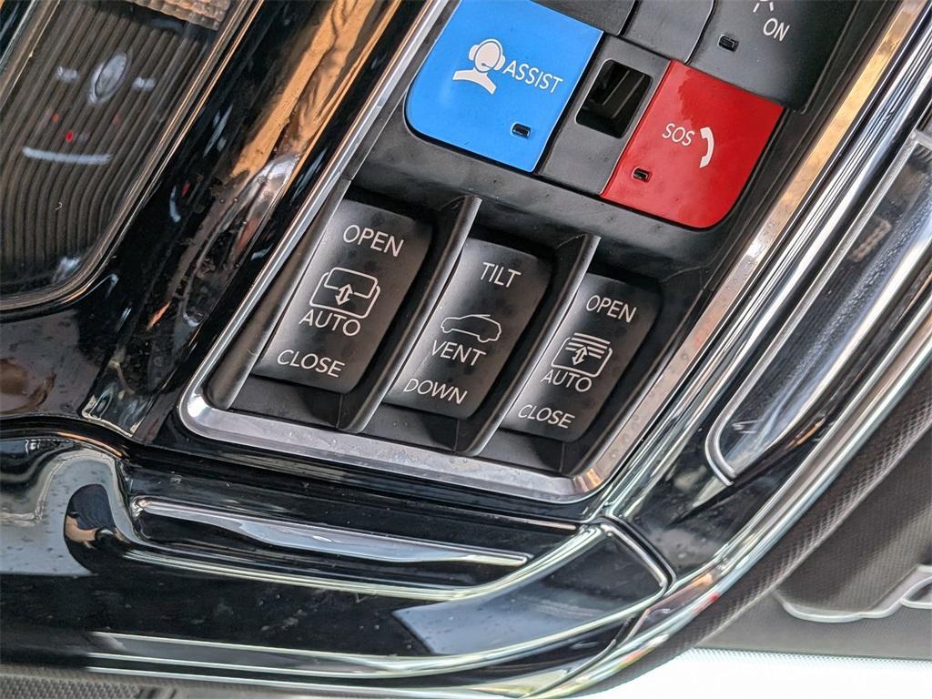 used 2022 Jeep Grand Cherokee car, priced at $39,998