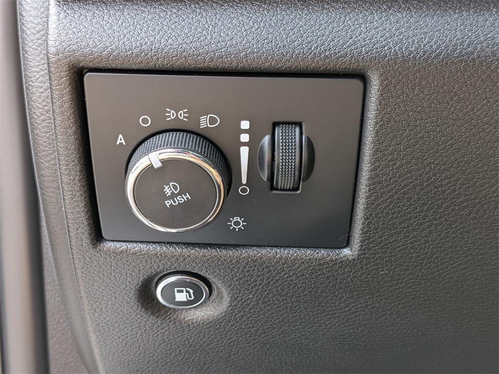 used 2018 Jeep Grand Cherokee car, priced at $16,498