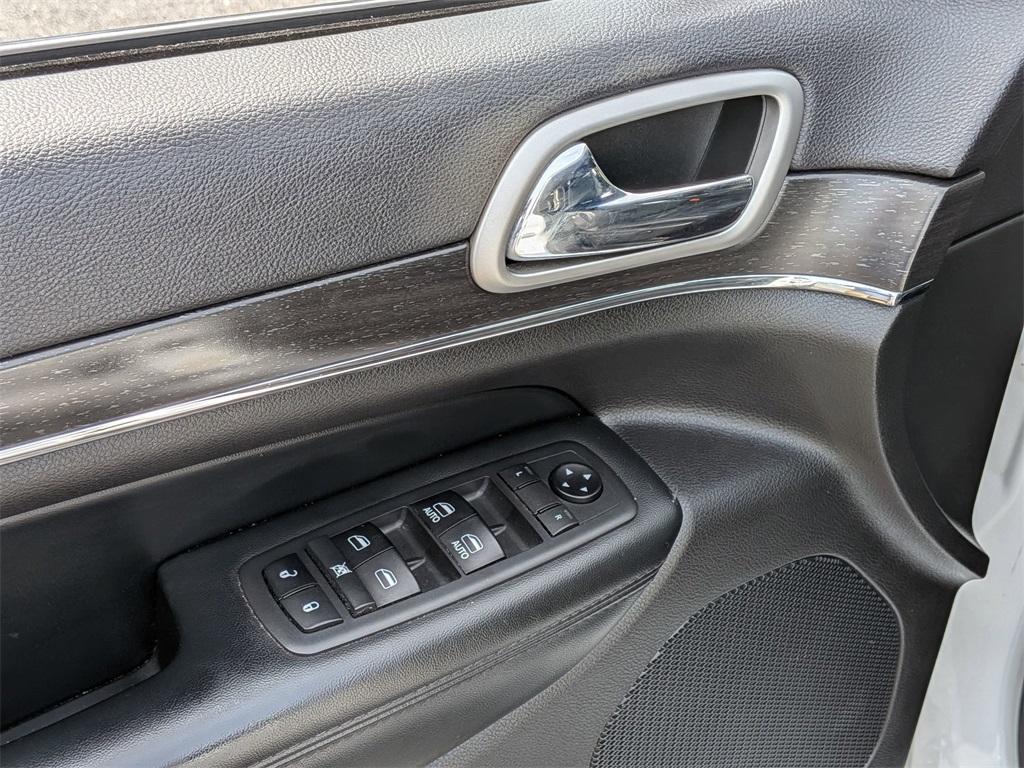 used 2018 Jeep Grand Cherokee car, priced at $16,498