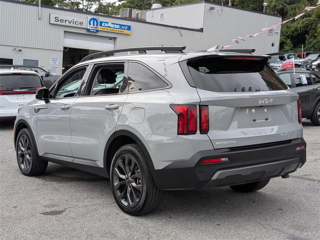 used 2023 Kia Sorento car, priced at $33,998