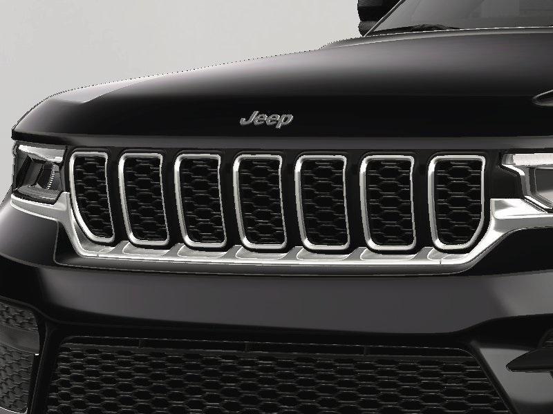 new 2025 Jeep Grand Cherokee car, priced at $44,595