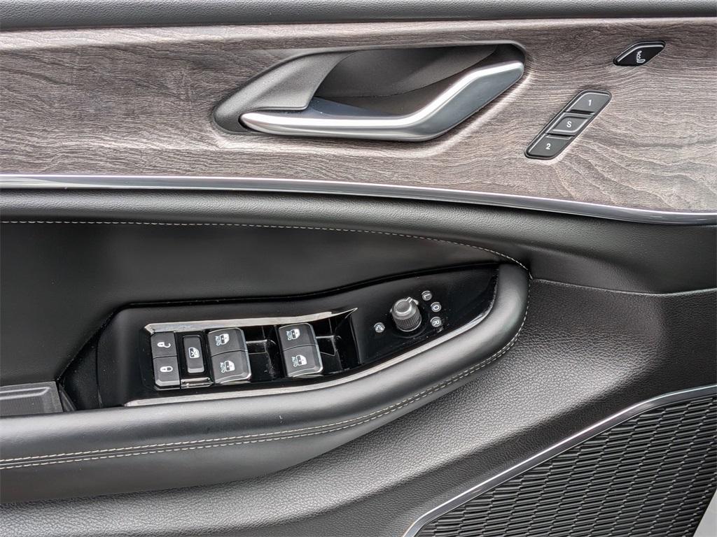 used 2023 Jeep Grand Cherokee car, priced at $41,498