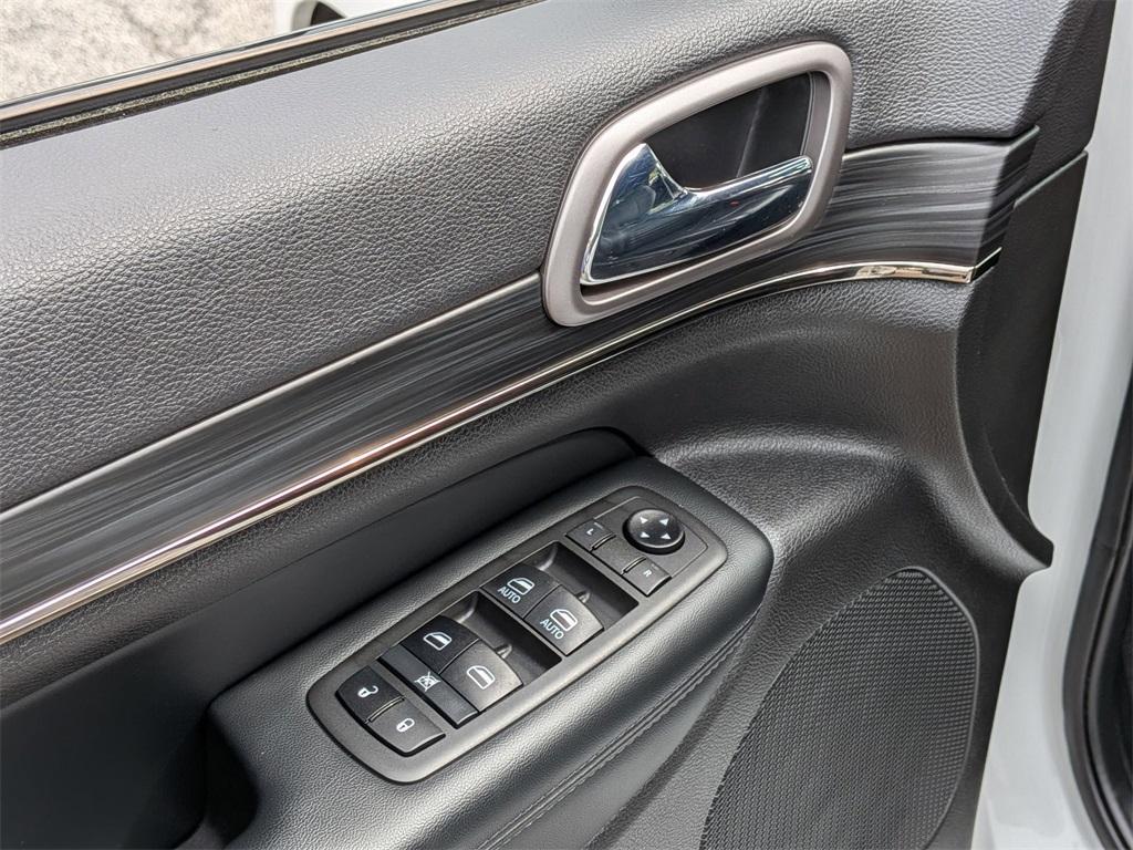 used 2021 Jeep Grand Cherokee car, priced at $36,999