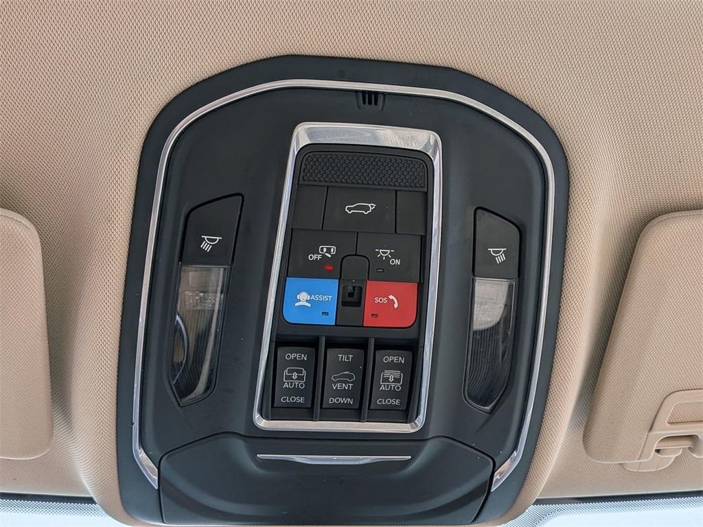 used 2022 Jeep Grand Cherokee car, priced at $33,498
