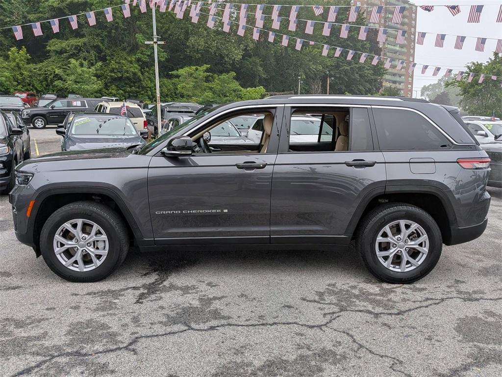 used 2022 Jeep Grand Cherokee car, priced at $33,498