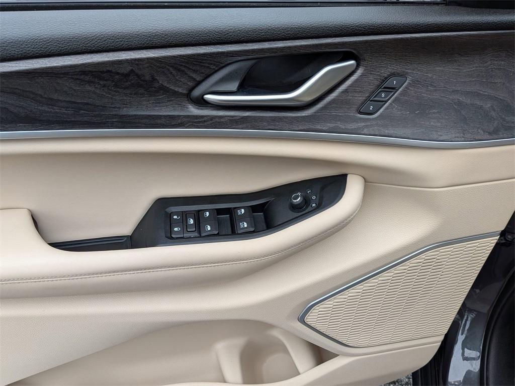 used 2022 Jeep Grand Cherokee car, priced at $33,498