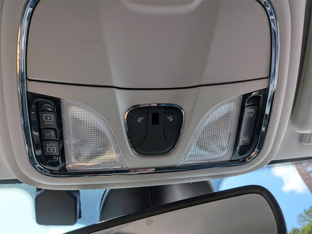used 2021 Jeep Cherokee car, priced at $25,999