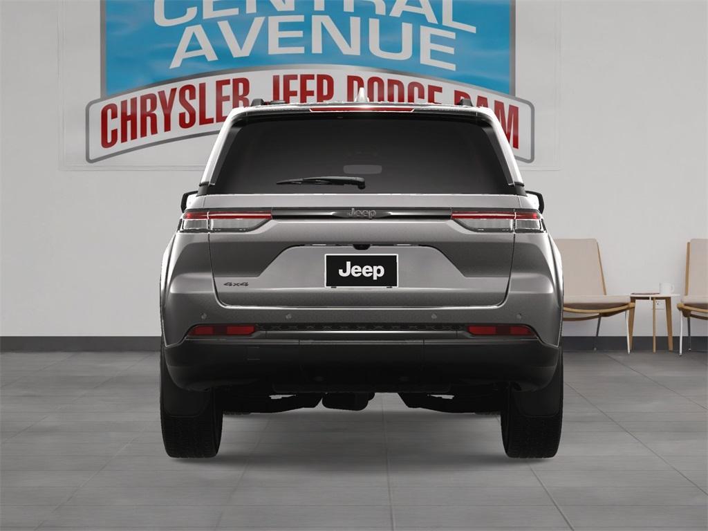 new 2025 Jeep Grand Cherokee car, priced at $44,905