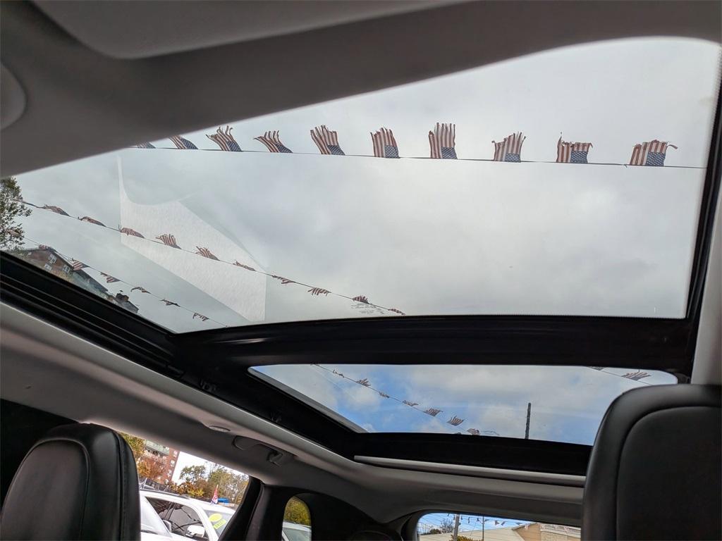 used 2022 Jeep Cherokee car, priced at $24,999