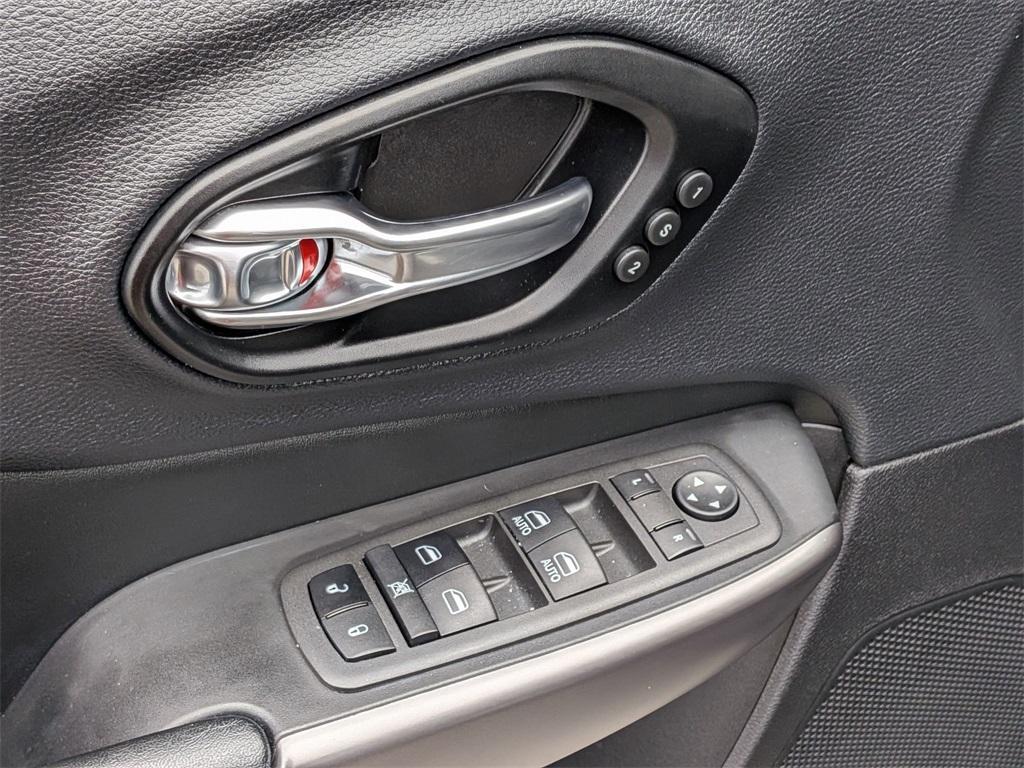 used 2022 Jeep Cherokee car, priced at $24,999