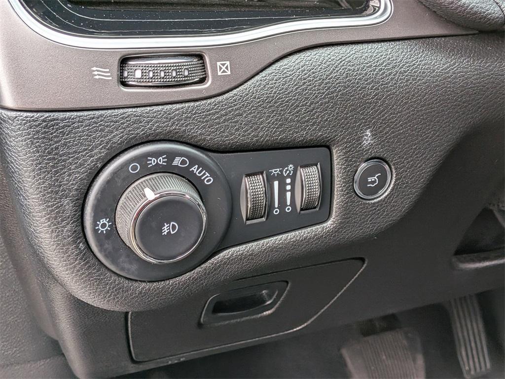 used 2022 Jeep Cherokee car, priced at $24,999