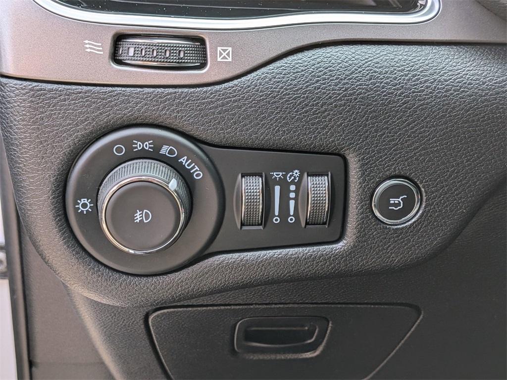 used 2022 Jeep Cherokee car, priced at $29,990